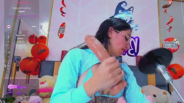 Snapshot of MadyJackson chatting on October 22, 2025, 11:53 am MadyJackson online show from October 22, 2025, 11:53 am