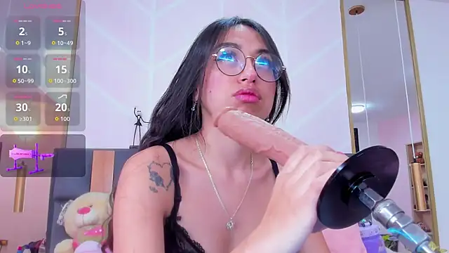 Snapshot of MadyJackson chatting on November 5, 2025, 11:35 am MadyJackson online show from November 5, 2025, 11:35 am