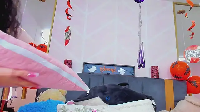 Snapshot of MadyJackson chatting on October 24, 2025, 11:53 am MadyJackson online show from October 24, 2025, 11:53 am