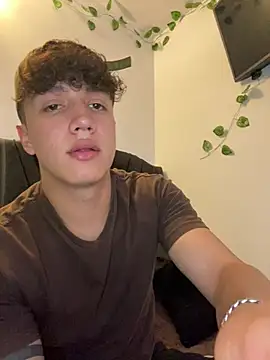 merlyn 00 online show from February 15, 2025, 8:45 pm