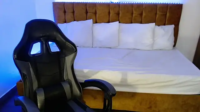 Snapshot of alexiaaross chatting on September 12, 2025, 12:00 am alexiaaross online show from September 12, 2025, 12:00 am