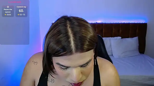 Snapshot of alexiaaross chatting on November 11, 2025, 7:14 am alexiaaross online show from November 11, 2025, 7:14 am