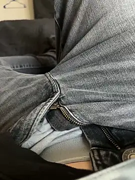 bigbeast19393 online show from February 26, 2026, 5:57 pm