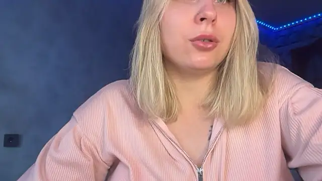 Thalia  Star online show from December 3, 2025, 9:53 am