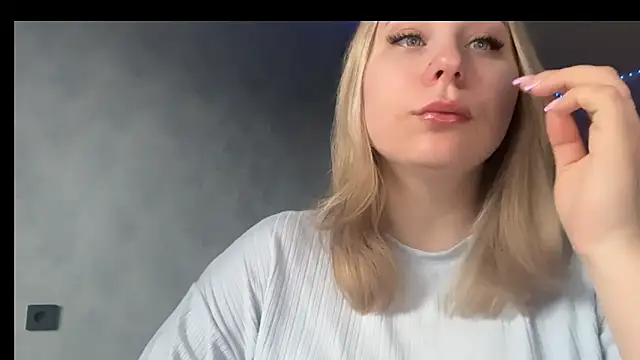 Thalia  Star online show from April 7, 2026, 8:27 am