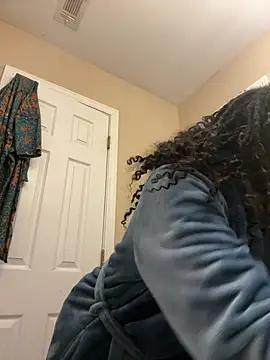 choclatepeaach online show from January 15, 2026, 2:31 pm