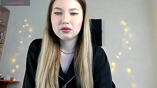 Snapshot of StefaTaylor chatting on March 7, 2025, 10:24 am StefaTaylor online show from March 7, 2025, 10:24 am