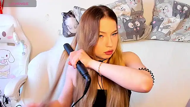 Snapshot of StefaTaylor chatting on March 22, 2025, 12:04 pm StefaTaylor online show from March 22, 2025, 12:04 pm