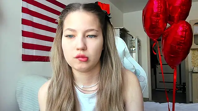 Snapshot of StefaTaylor chatting on February 17, 2025, 9:35 am StefaTaylor online show from February 17, 2025, 9:35 am