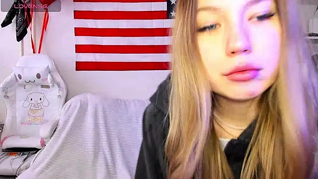 Snapshot of StefaTaylor chatting on March 14, 2025, 11:12 am StefaTaylor online show from March 14, 2025, 11:12 am