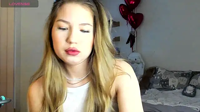 Snapshot of StefaTaylor chatting on February 27, 2025, 12:01 pm StefaTaylor online show from February 27, 2025, 12:01 pm