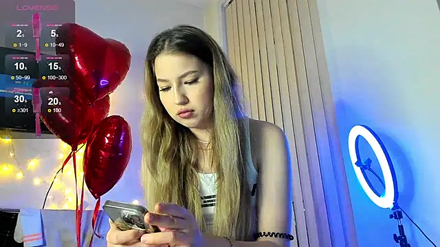 Snapshot of StefaTaylor chatting on February 25, 2025, 12:16 pm StefaTaylor online show from February 25, 2025, 12:16 pm