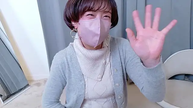 Risa 06 online show from February 13, 2026, 12:49 pm