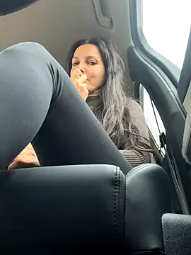 Snapshot of -OLYA- chatting on November 9, 2025, 10:41 am -OLYA- online show from November 9, 2025, 10:41 am