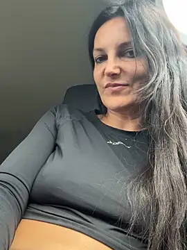 Snapshot of -OLYA- chatting on November 11, 2025, 1:06 pm -OLYA- online show from November 11, 2025, 1:06 pm