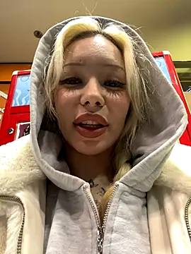 Snapshot of babydolll chatting on November 7, 2025, 1:04 pm babydolll online show from November 7, 2025, 1:04 pm