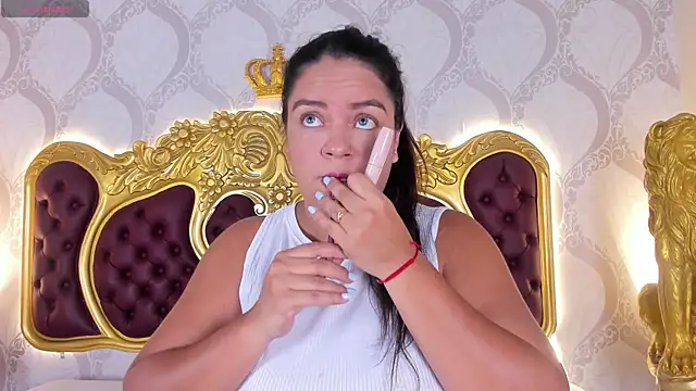 KendralHolson online show from April 21, 2026, 4:30 am