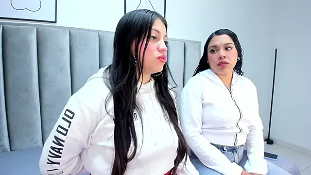 Snapshot of Laiia_Page chatting on October 22, 2025, 12:59 pm Laiia Page online show from October 22, 2025, 12:59 pm