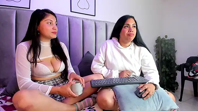 Snapshot of Laiia_Page chatting on March 12, 2025, 4:35 pm Laiia Page online show from March 12, 2025, 4:35 pm