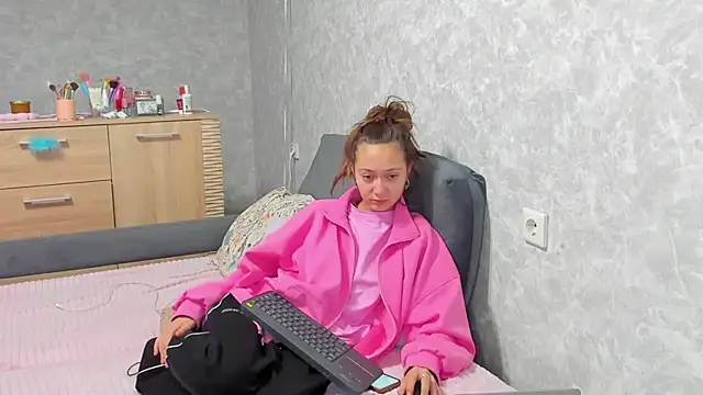 EllaSky xoxo online show from November 16, 2025, 11:26 am