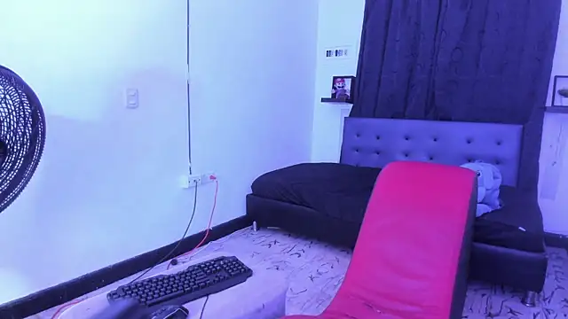 Snapshot of Camila_TransGirl chatting on March 11, 2025, 3:47 am Camila TransGirl online show from March 11, 2025, 3:47 am