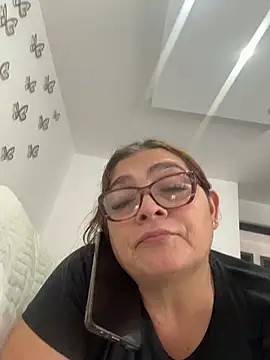 AntonellaAlondra4 online show from April 9, 2026, 1:39 pm