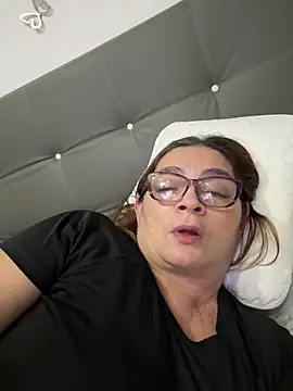 AntonellaAlondra4 online show from February 18, 2026, 3:15 am