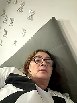 Snapshot of AntonellaAlondra4 chatting on November 10, 2025, 3:55 am AntonellaAlondra4 online show from November 10, 2025, 3:55 am