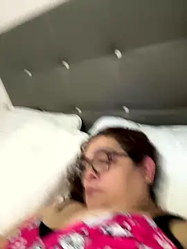 AntonellaAlondra4 online show from January 9, 2026, 10:33 am