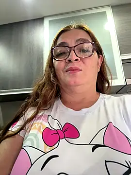 AntonellaAlondra4 online show from December 18, 2025, 1:37 pm
