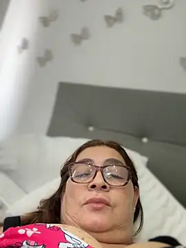 Snapshot of AntonellaAlondra4 chatting on November 17, 2025, 1:26 pm AntonellaAlondra4 online show from November 17, 2025, 1:26 pm