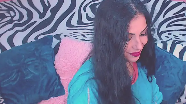 Snapshot of Ary_z chatting on October 12, 2025, 2:35 am Ary z online show from October 12, 2025, 2:35 am