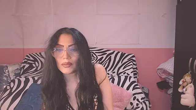 Snapshot of Ary_z chatting on October 9, 2025, 12:55 am Ary z online show from October 9, 2025, 12:55 am