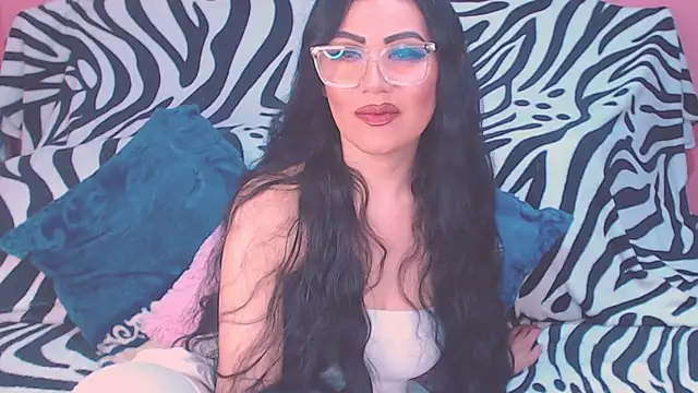 Snapshot of Ary_z chatting on October 6, 2025, 10:43 pm Ary z online show from October 6, 2025, 10:43 pm