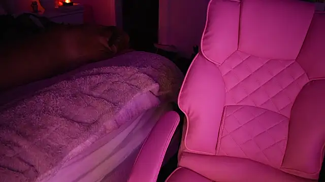 notoriousnatureXO online show from March 10, 2026, 11:47 am