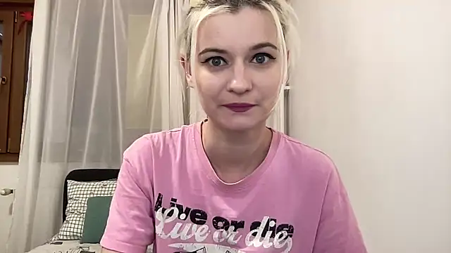 Snapshot of Onika_Love chatting on April 27, 2026, 10:08 pm Onika Love online show from April 27, 2026, 10:08 pm