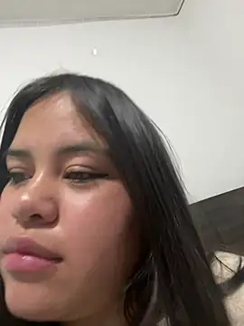 Snapshot of rose_nova chatting on May 19, 2026, 5:36 am rose nova online show from May 19, 2026, 5:36 am