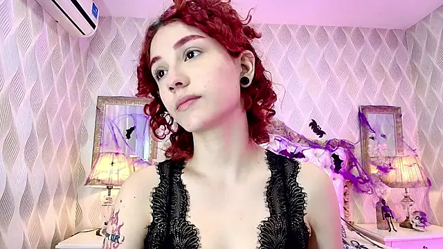 Snapshot of Ivy_Starr1 chatting on October 22, 2025, 1:32 pm Ivy Starr1 online show from October 22, 2025, 1:32 pm