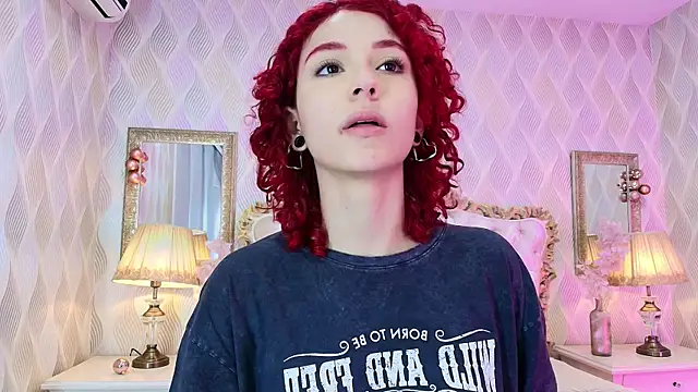 Snapshot of Ivy_Starr1 chatting on December 14, 2025, 1:06 pm Ivy Starr1 online show from December 14, 2025, 1:06 pm