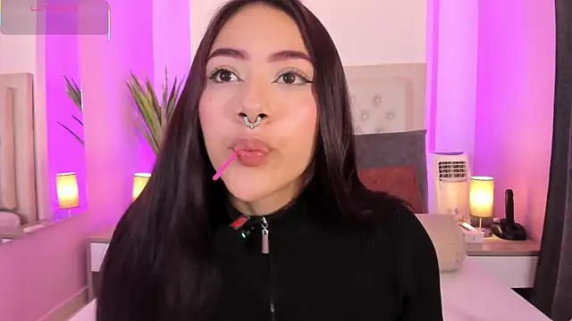 nicolle pierce online show from April 18, 2026, 12:40 pm