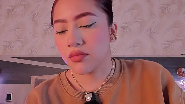 nicolle pierce online show from February 28, 2026, 1:33 pm