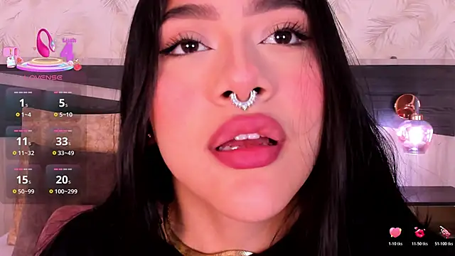 Snapshot of nicolle_pierce chatting on December 3, 2025, 12:37 pm nicolle pierce online show from December 3, 2025, 12:37 pm