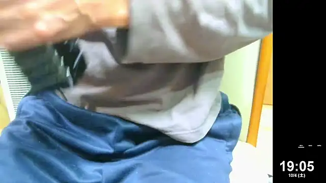 Snapshot of mama010-chan chatting on October 4, 2025, 10:06 am mama010-chan online show from October 4, 2025, 10:06 am