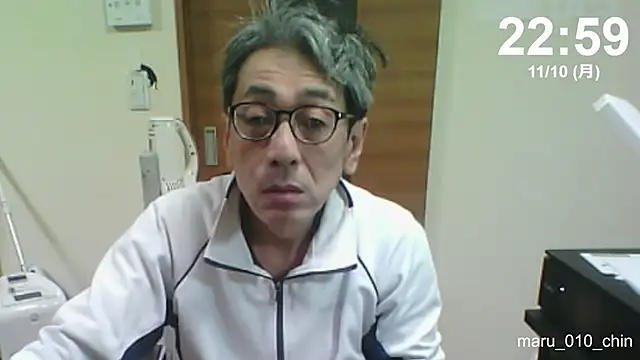 Snapshot of mama010-chan chatting on November 10, 2025, 2:00 pm mama010-chan online show from November 10, 2025, 2:00 pm