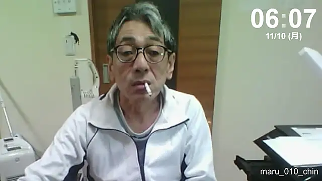 Snapshot of mama010-chan chatting on November 9, 2025, 9:08 pm mama010-chan online show from November 9, 2025, 9:08 pm