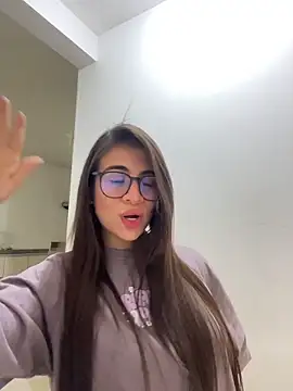 MariaIsabella8 online show from May 12, 2026, 10:27 pm