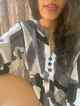 Divyaa69 online show from October 2, 2025, 1:36 pm