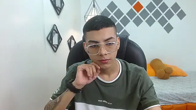 dark lx online show from December 14, 2024, 1:38 pm