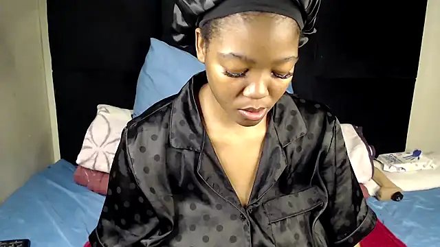 Busty-Londie online show from December 3, 2025, 9:25 pm