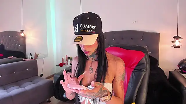 Snapshot of anne_parker chatting on December 3, 2025, 2:27 pm anne parker online show from December 3, 2025, 2:27 pm